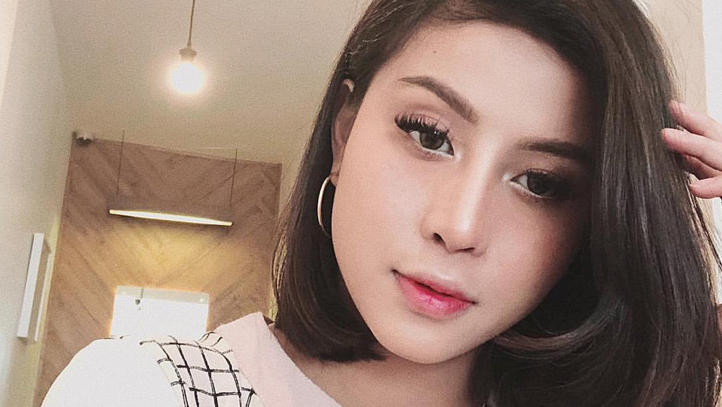Awkarin Penuh Dosa, Kalian Suci Apa Adanya Awkarin Penuh Dosa, Kalian Suci Apa Adanya
