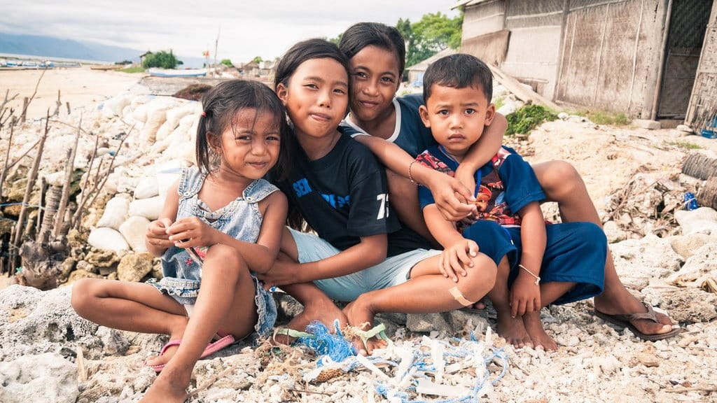 Saat Anak Menjadi Korban & Pelaku Kekerasan Saat Anak Menjadi Korban & Pelaku Kekerasan