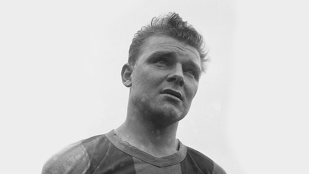 Ladislao Kubala: Dewa Barcelona yang Diboikot Negara Sendiri Ladislao Kubala: Dewa Barcelona yang Diboikot Negara Sendiri
