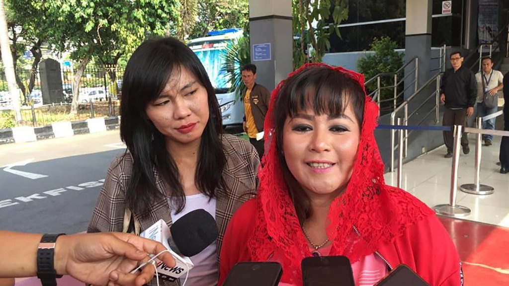 Dewi Tanjung Resmi Dilaporkan ke Polisi Atas Dugaan Laporan Palsu Dewi Tanjung Resmi Dilaporkan ke Polisi Atas Dugaan Laporan Palsu
