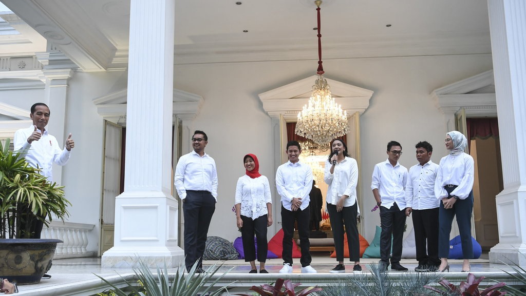 Masalah yang Tertinggal Setelah Dua Stafsus Milenial Jokowi Mundur Masalah yang Tertinggal Setelah Dua Stafsus Milenial Jokowi Mundur