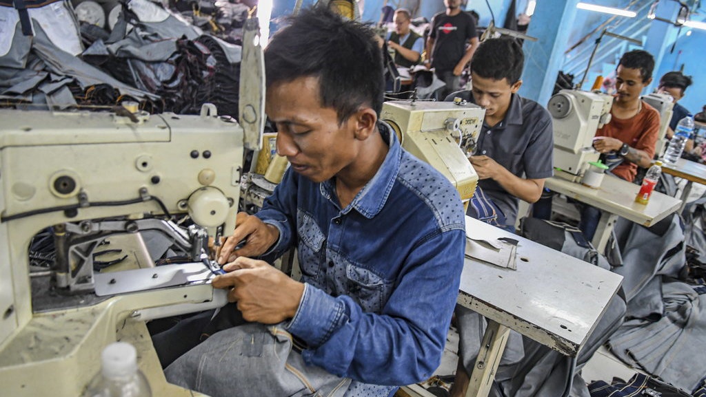Industri Tekstil Rumahkan 2,16 Juta Pekerja karena COVID-19 Industri Tekstil Rumahkan 2,16 Juta Pekerja karena COVID-19