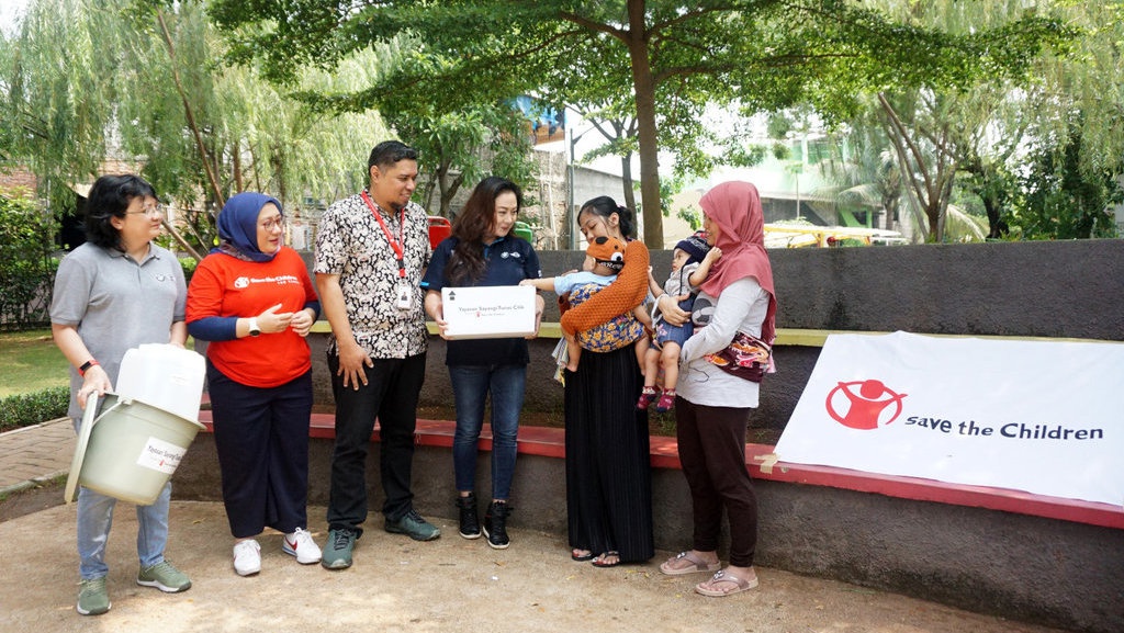 BMW Indonesia Berikan Bantuan untuk Korban Banjir BMW Indonesia Berikan Bantuan untuk Korban Banjir