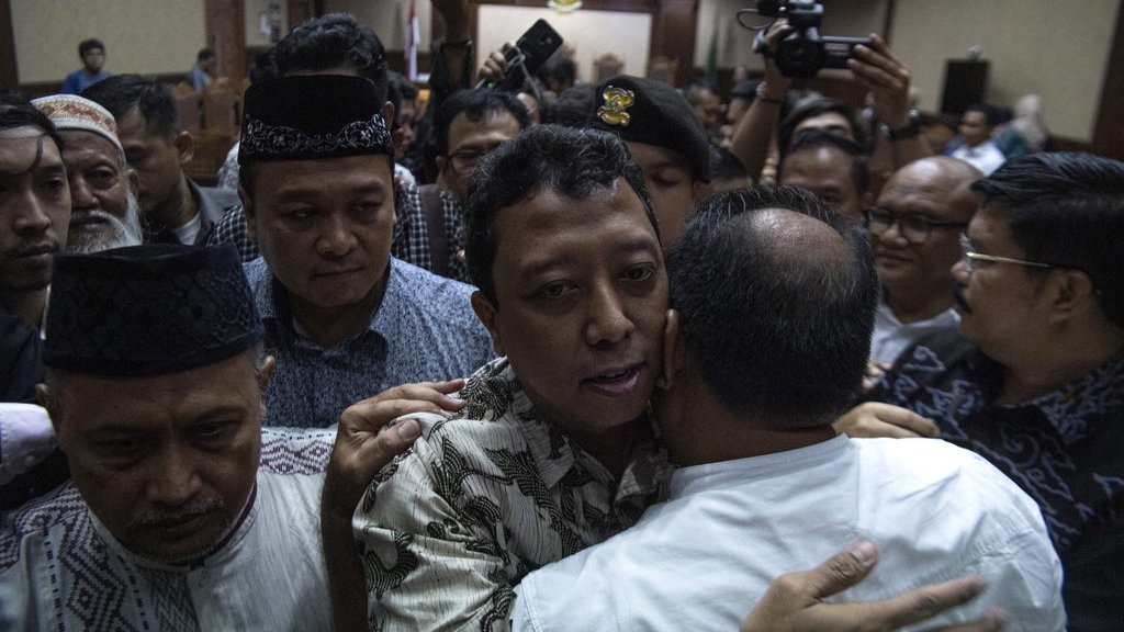 PPP Lega Romahurmuziy Cuma Divonis Bersalah Terima Gratifikasi PPP Lega Romahurmuziy Cuma Divonis Bersalah Terima Gratifikasi
