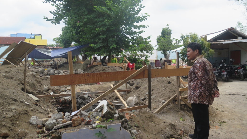 Korupsi Jaksa TP4D di Jogja Membuat Siswa SD Belajar di Pos Ronda Korupsi Jaksa TP4D di Jogja Membuat Siswa SD Belajar di Pos Ronda