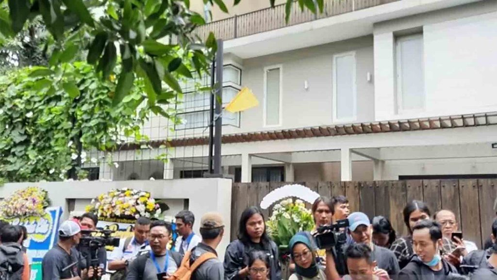 Ashraf Sinclair Wafat, Benarkah Gejala Jantung Tak Bisa Diketahui? Ashraf Sinclair Wafat, Benarkah Gejala Jantung Tak Bisa Diketahui?