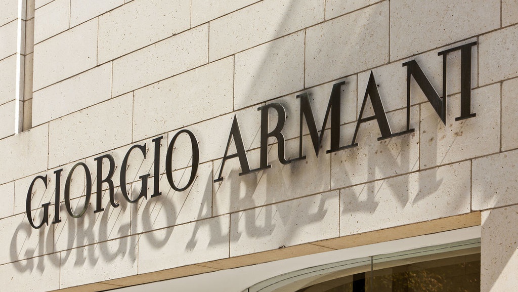 Corona Meluas di Italia, Fashion Show Giorgio Armani Digelar Online Corona Meluas di Italia, Fashion Show Giorgio Armani Digelar Online