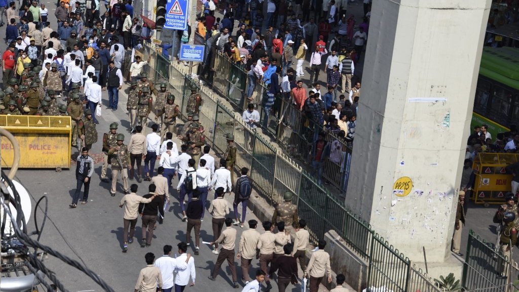Lockdown India Sebabkan Kekacauan, Apa yang Terjadi? Lockdown India Sebabkan Kekacauan, Apa yang Terjadi?