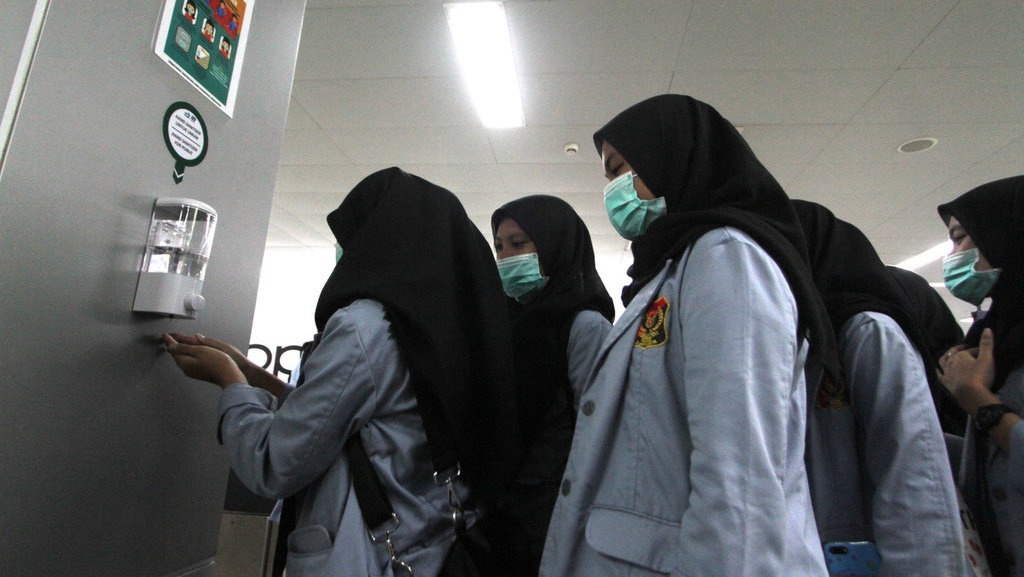 MRT Hanya Fokuskan untuk Penumpang yang Bekerja Tangani COVID-19 MRT Hanya Fokuskan untuk Penumpang yang Bekerja Tangani COVID-19