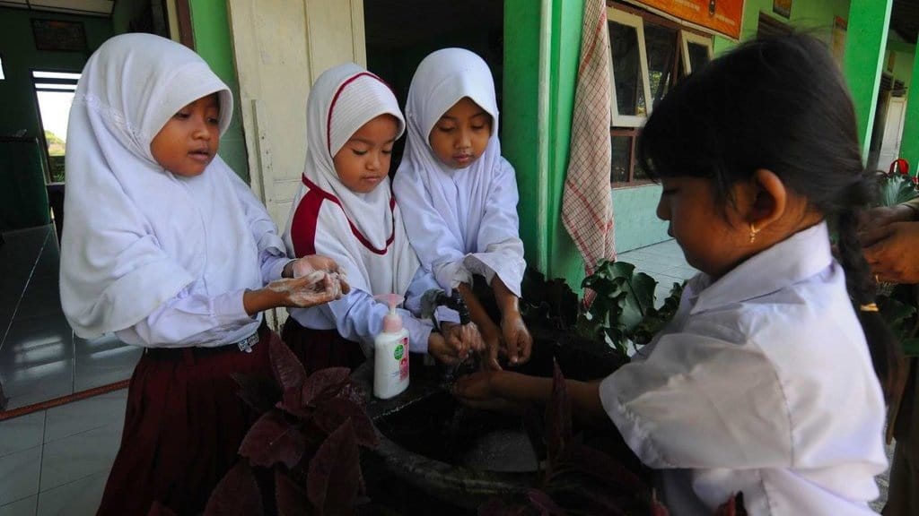 Contoh Pengamalan Sila ke-5 di Sekolah Contoh Pengamalan Sila ke-5 di Sekolah