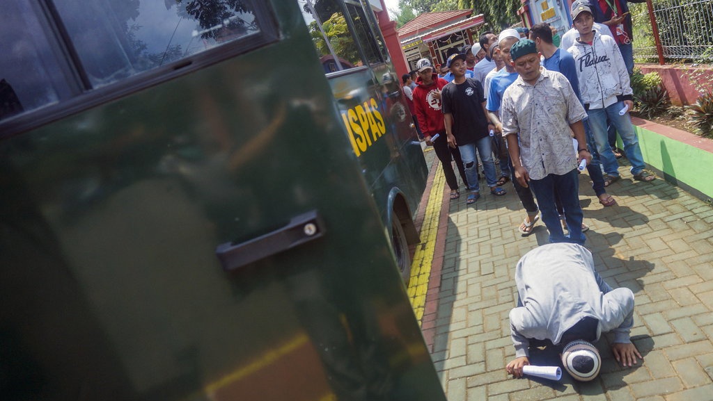 Polri Klaim Selektif Tahan Pelaku Kejahatan Demi Cegah Corona Polri Klaim Selektif Tahan Pelaku Kejahatan Demi Cegah Corona