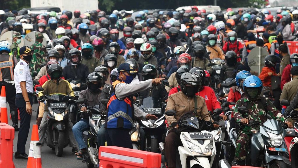 Kantor yang Tak Liburkan Pekerja Saat PSBB Surabaya akan Disanksi Kantor yang Tak Liburkan Pekerja Saat PSBB Surabaya akan Disanksi