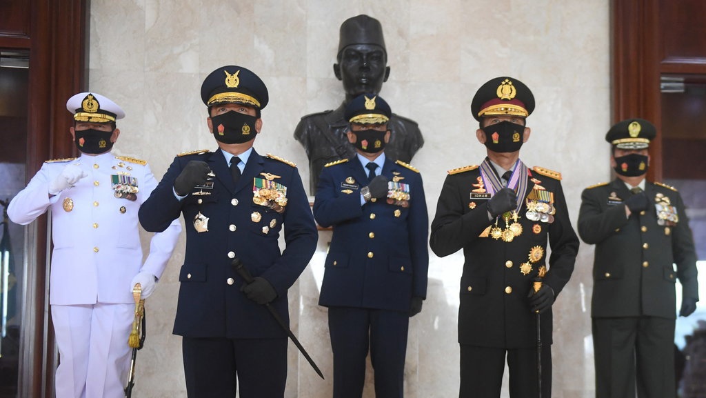 Bursa Panglima TNI: Pengganti Hadi Harus Cegah Militer Berpolitik Bursa Panglima TNI: Pengganti Hadi Harus Cegah Militer Berpolitik