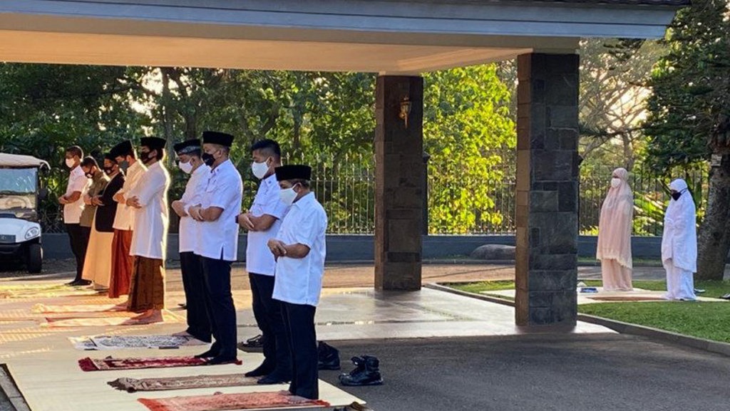 Tata Cara & Bacaan Niat Shalat Gaib, untuk Korban Sriwijaya Air Tata Cara & Bacaan Niat Shalat Gaib, untuk Korban Sriwijaya Air
