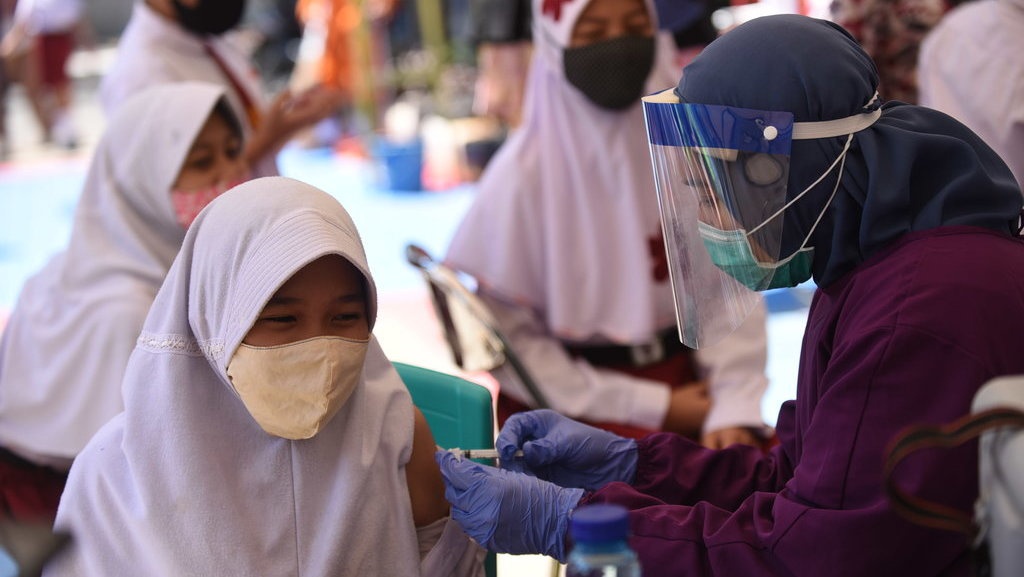 Kenali Efek Samping Vaksinasi HPV dan Dosisnya Menurut Usia Kenali Efek Samping Vaksinasi HPV dan Dosisnya Menurut Usia