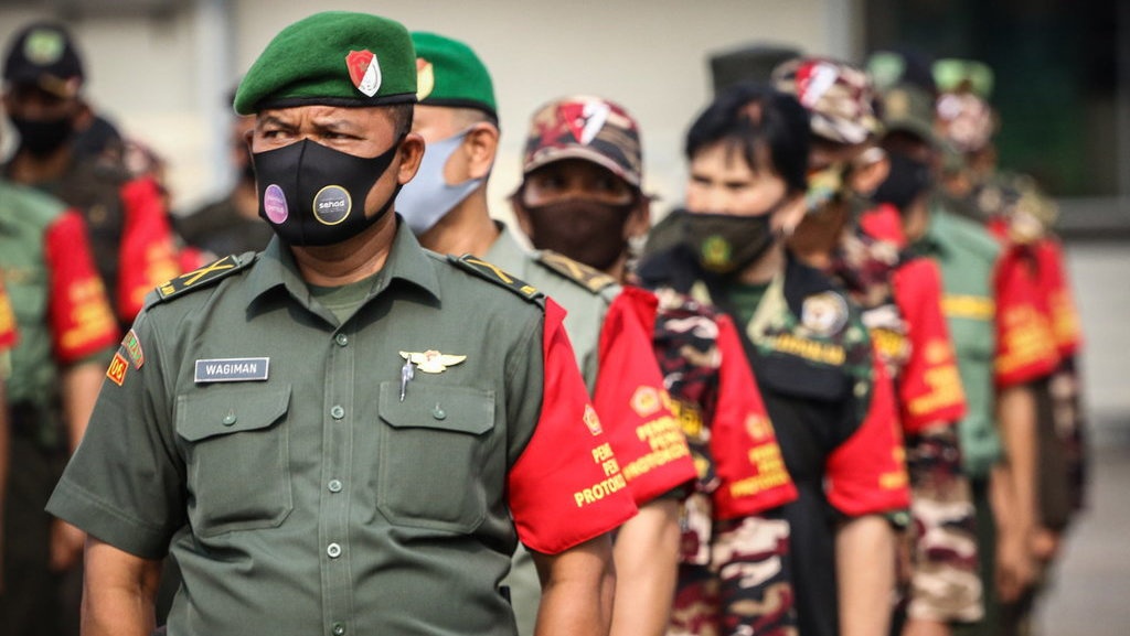 Pelibatan Ormas Disiplinkan PSBB: Ide Jokowi, Dieksekusi TNI-Polri Pelibatan Ormas Disiplinkan PSBB: Ide Jokowi, Dieksekusi TNI-Polri