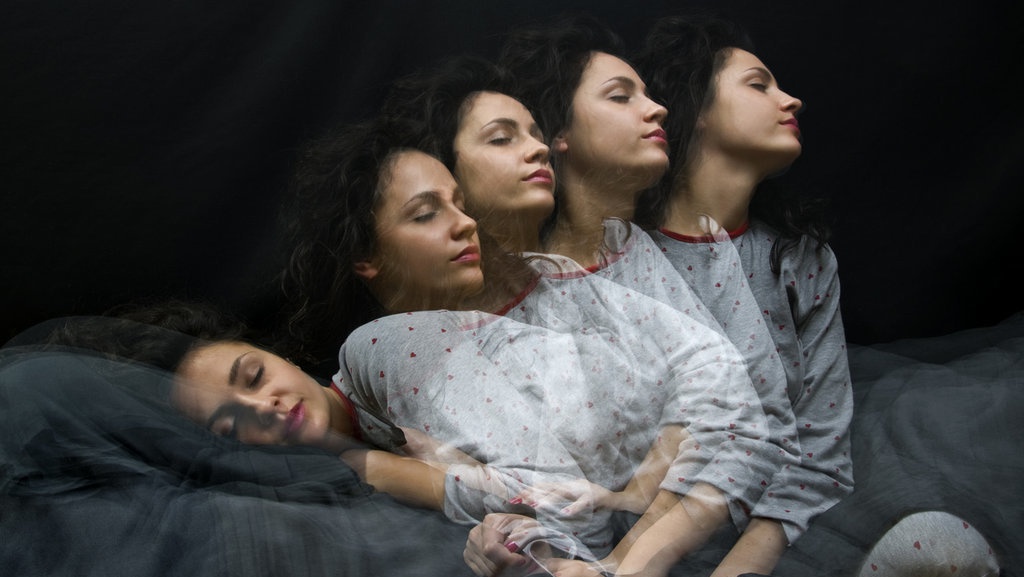 Mengenal Out of Body Experiences (OBEs) atau Roh Keluar dari Tubuh Mengenal Out of Body Experiences (OBEs) atau Roh Keluar dari Tubuh