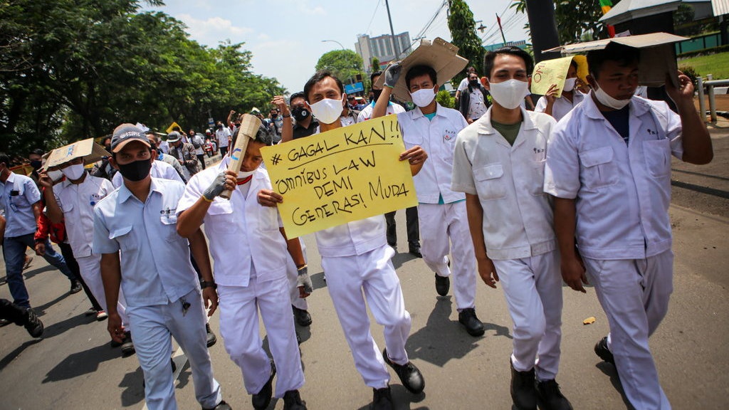 Akademisi UGM: Pembangkangan Sipil Diperlukan Usai UU Ciptaker Sah Akademisi UGM: Pembangkangan Sipil Diperlukan Usai UU Ciptaker Sah