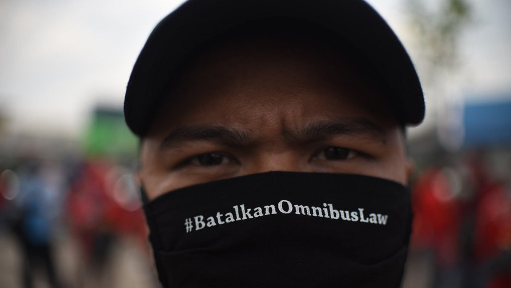Protes Omnibus Diabaikan: Hilangnya Gugatan Izin Lingkungan ke PTUN Protes Omnibus Diabaikan: Hilangnya Gugatan Izin Lingkungan ke PTUN