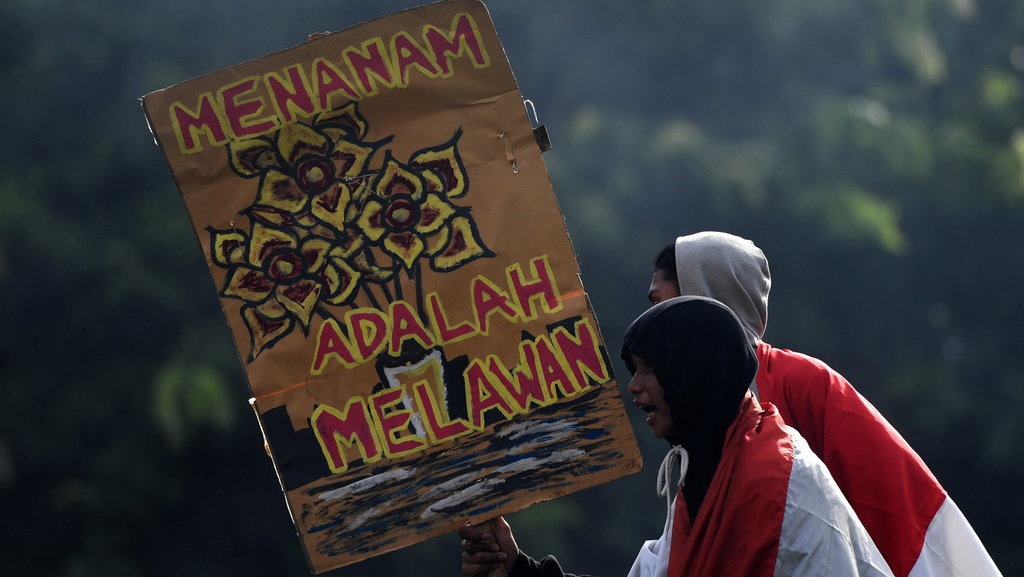 Khofifah Janjikan Buruh Jatim Bisa Bertemu Mahfud MD di Jakarta Khofifah Janjikan Buruh Jatim Bisa Bertemu Mahfud MD di Jakarta