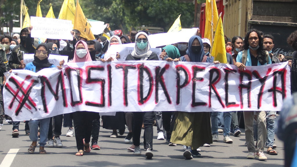Demo Tolak UU Ciptaker Tak Dipicu Hoaks & Disinformasi, Pak Jokowi Demo Tolak UU Ciptaker Tak Dipicu Hoaks & Disinformasi, Pak Jokowi