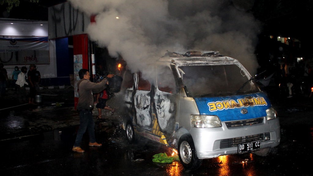 Aksi Tolak UU Ciptaker di Makassar, Polisi Tahan 11 Orang Tersangka Aksi Tolak UU Ciptaker di Makassar, Polisi Tahan 11 Orang Tersangka