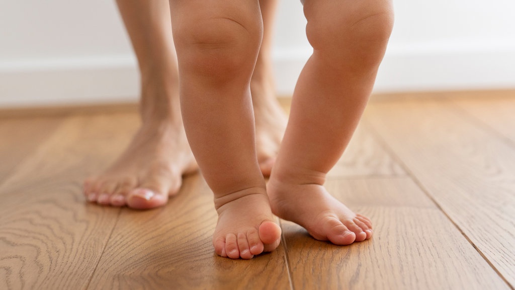 Kenali 5 Bentuk Kaki Tidak Normal pada Balita: Flatfeet, X Hingga Y Kenali 5 Bentuk Kaki Tidak Normal pada Balita: Flatfeet, X Hingga Y