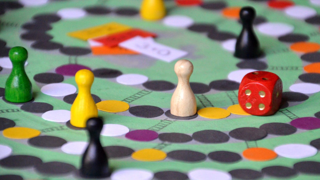 Libur Akhir Tahun #DiRumahAja Tetap Asyik dengan Board Game Klasik Libur Akhir Tahun #DiRumahAja Tetap Asyik dengan Board Game Klasik