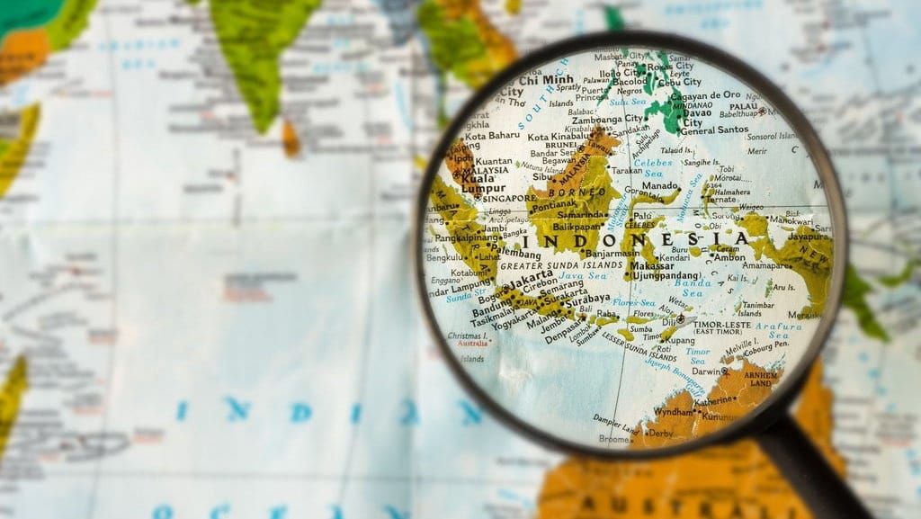 Pengaruh Letak Geografis Indonesia: Dampak Positif dan Negatifnya Pengaruh Letak Geografis Indonesia: Dampak Positif dan Negatifnya