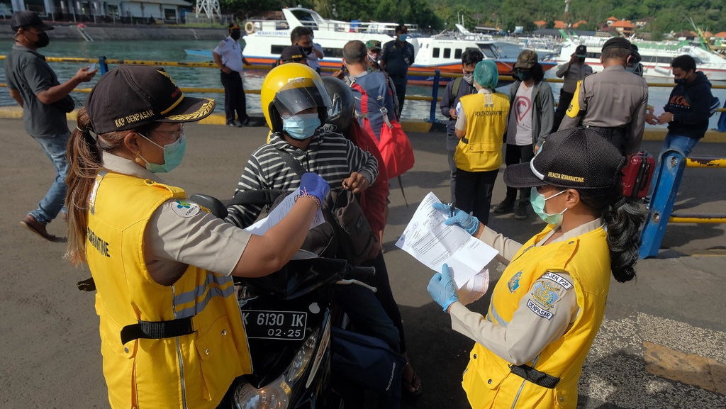 Polres Tanjung Perak Bongkar Sindikat Surat Hasil Tes Cepat Palsu Polres Tanjung Perak Bongkar Sindikat Surat Hasil Tes Cepat Palsu