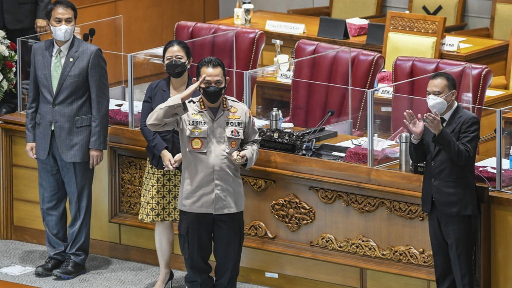 Polri: Pam Swakarsa Era Listyo Sigit Bisa Dibekali Panic Button Polri: Pam Swakarsa Era Listyo Sigit Bisa Dibekali Panic Button