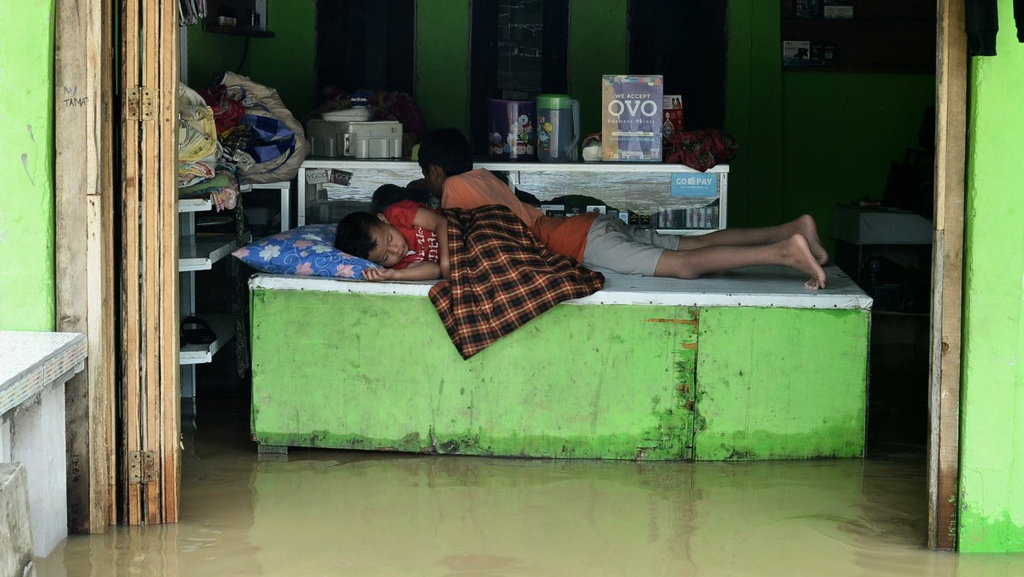 Banjir Masih Rendam 19 Kecamatan di Kabupaten Bekasi Banjir Masih Rendam 19 Kecamatan di Kabupaten Bekasi