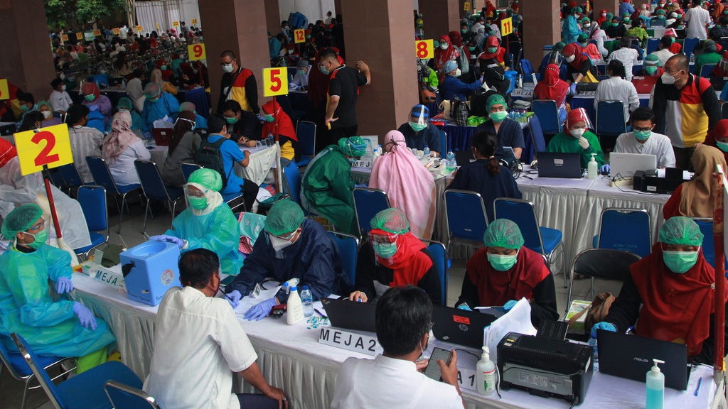 Vaksinasi Gotong Royong Dinilai Sulit Diawasi & Rawan Kebocoran Vaksinasi Gotong Royong Dinilai Sulit Diawasi & Rawan Kebocoran
