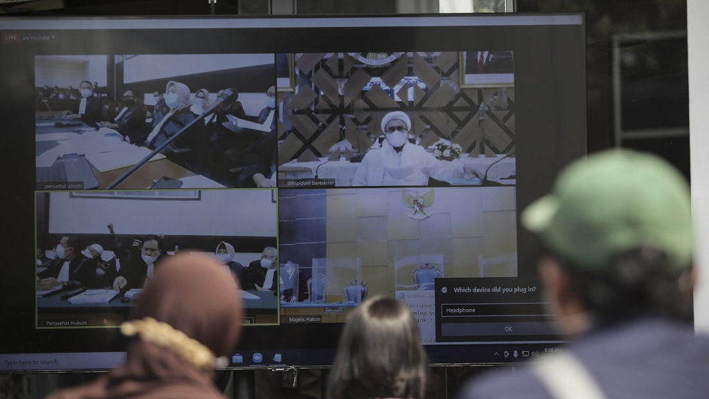 Tiga Kali Sidang, Rizieq Tetap Ingin Hadir Fisik Bukan Online Tiga Kali Sidang, Rizieq Tetap Ingin Hadir Fisik Bukan Online