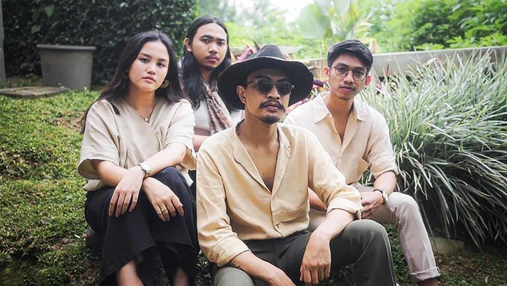 Lirik dan Chord Lagu 'Kukira Kau Rumah' dari Amigdala Lirik dan Chord Lagu 'Kukira Kau Rumah' dari Amigdala