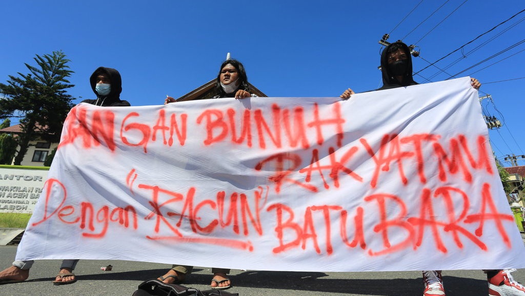 Warga Marunda Korban Debu Batu Bara Geruduk Kantor Anies Warga Marunda Korban Debu Batu Bara Geruduk Kantor Anies