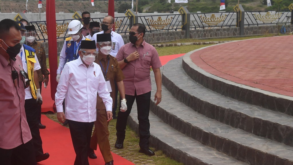 Ma'ruf Amin Ingin Seluruh Ulama Mau Disuntik Vaksin AstraZeneca Ma'ruf Amin Ingin Seluruh Ulama Mau Disuntik Vaksin AstraZeneca