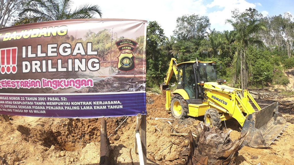 Polda Jambi Tutup 612 Sumur Minyak Ilegal & Tangkap 95 Tersangka Polda Jambi Tutup 612 Sumur Minyak Ilegal & Tangkap 95 Tersangka