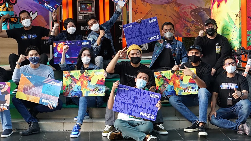 BRI dan NeverTooLavish Rilis Desain Kartu E-Money untuk Milenial BRI dan NeverTooLavish Rilis Desain Kartu E-Money untuk Milenial