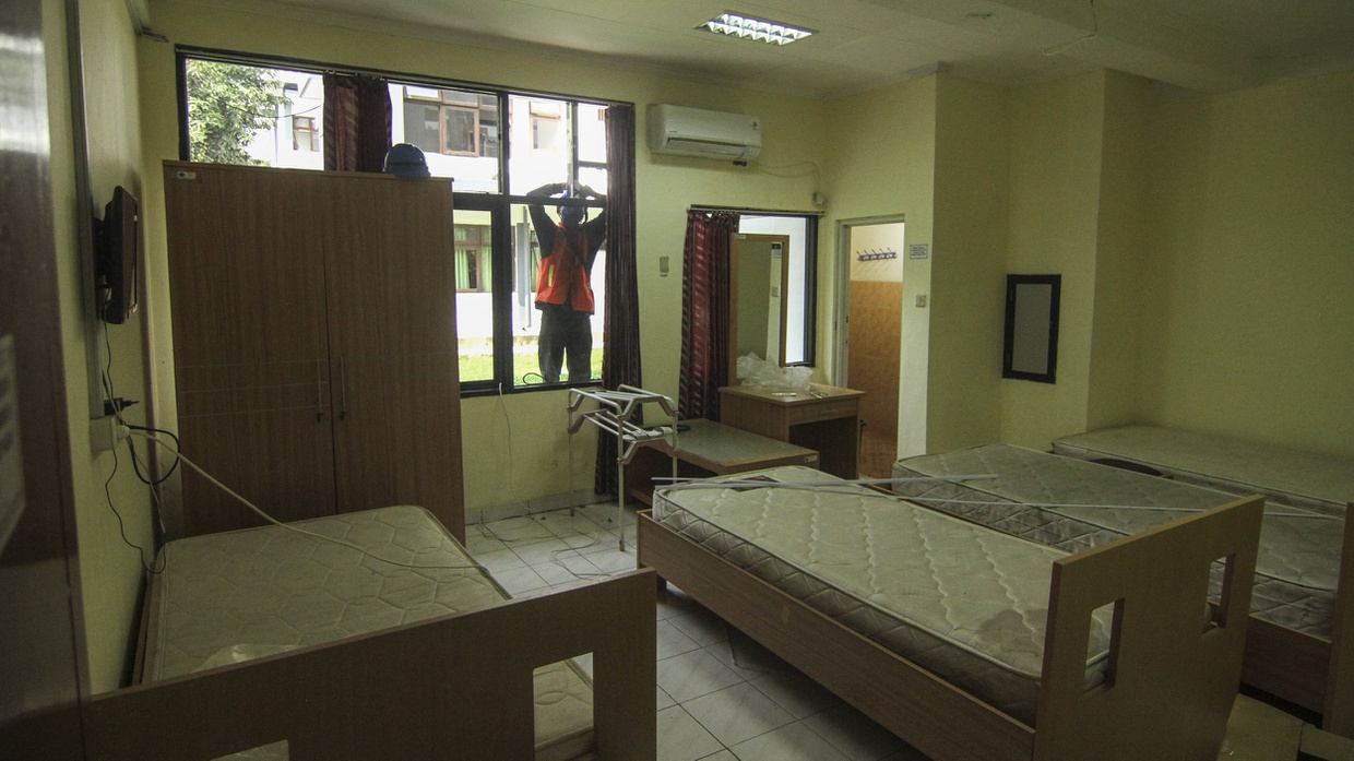Jokowi Pastikan RS Wisma Haji Pondok Gede Beroperasi Besok Pagi Jokowi Pastikan RS Wisma Haji Pondok Gede Beroperasi Besok Pagi