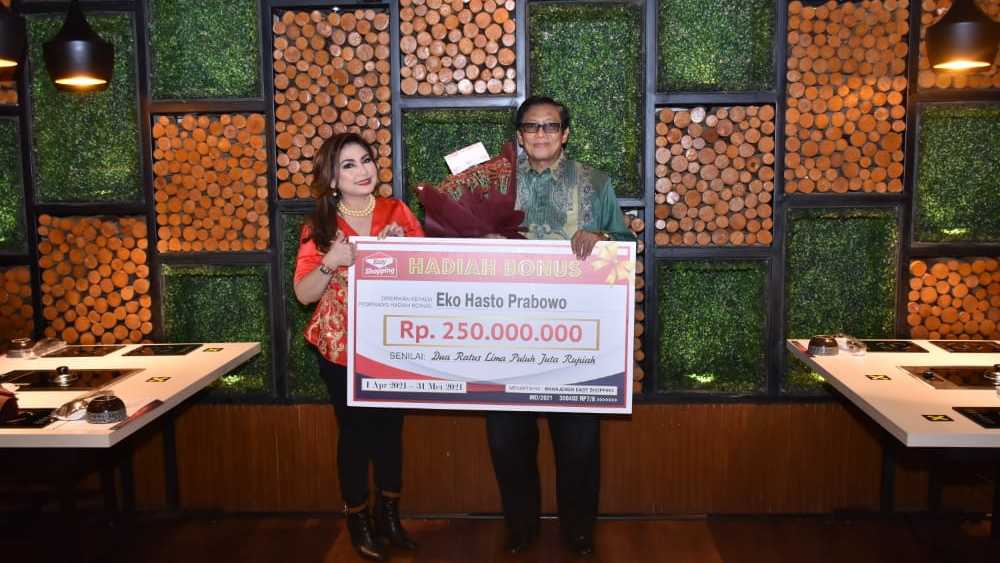 Easy Shopping Berikan Hadiah 250 Juta dan 30 Juta Rupiah Easy Shopping Berikan Hadiah 250 Juta dan 30 Juta Rupiah