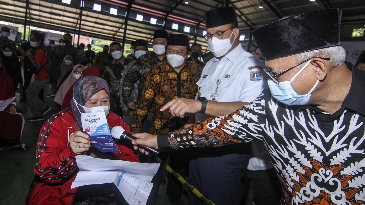 Pemprov DKI Pilih Belum Beri Sanksi Penolak Vaksin COVID-19 Pemprov DKI Pilih Belum Beri Sanksi Penolak Vaksin COVID-19