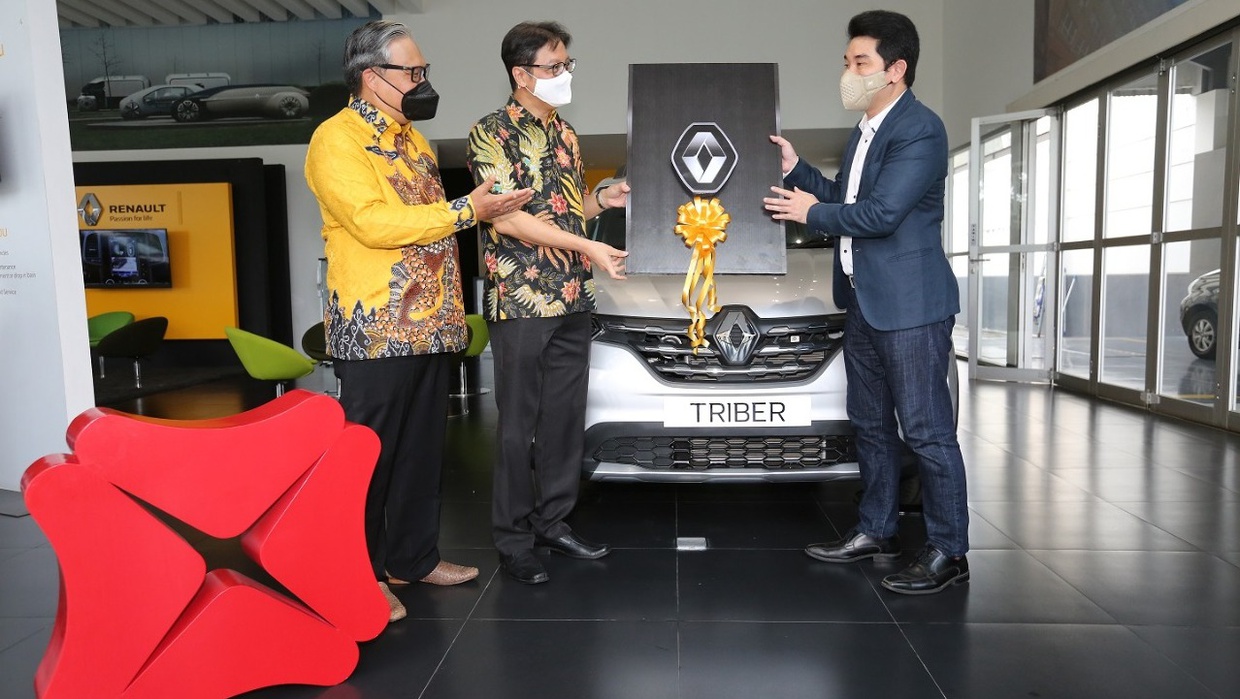Bank DBS Ganti Mobil Operasional Ramah Lingkungan Bank DBS Ganti Mobil Operasional Ramah Lingkungan