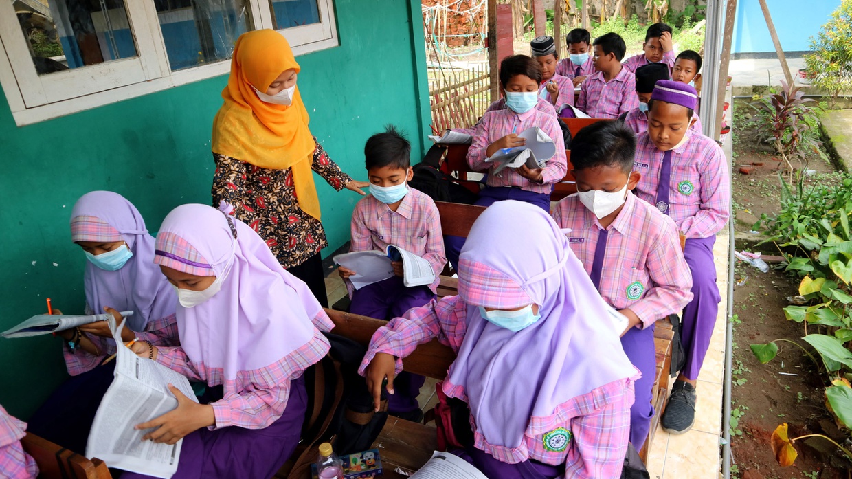 SKB 4 Menteri tentang PTM: Aturan Sekolah Terbaru saat Pandemi SKB 4 Menteri tentang PTM: Aturan Sekolah Terbaru saat Pandemi