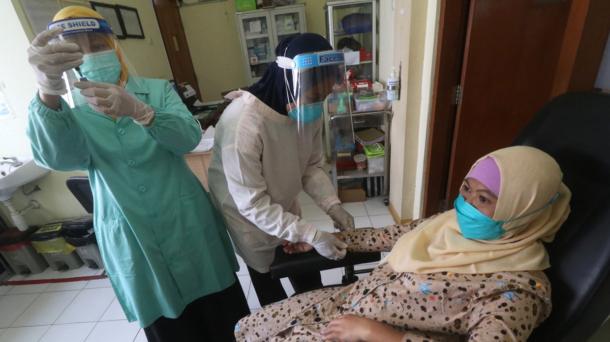 Mengenal Ciri-Ciri HIV AIDS Lewat Lidah yang Perlu Diwaspadai Mengenal Ciri-Ciri HIV AIDS Lewat Lidah yang Perlu Diwaspadai