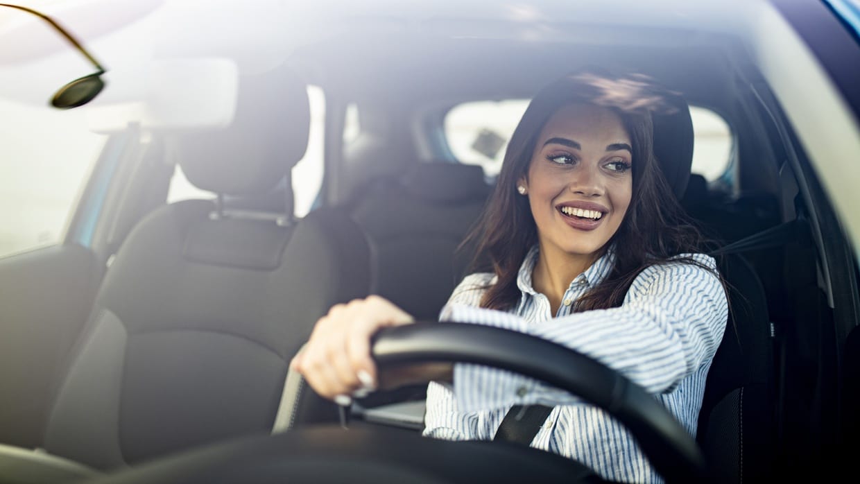 Tips Memilih Mobil yang Cocok Dikendarai oleh Kaum Perempuan Tips Memilih Mobil yang Cocok Dikendarai oleh Kaum Perempuan