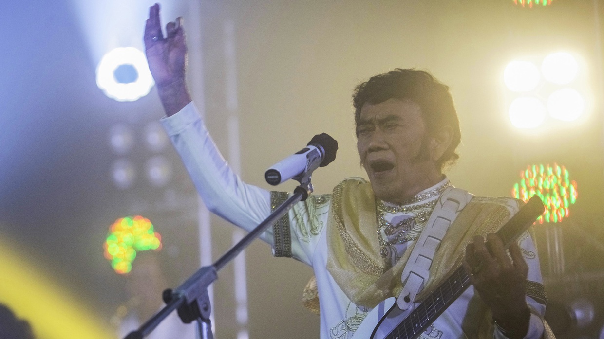 5 Contoh Penyanyi Dangdut Indonesia Beserta Lagunya 5 Contoh Penyanyi Dangdut Indonesia Beserta Lagunya