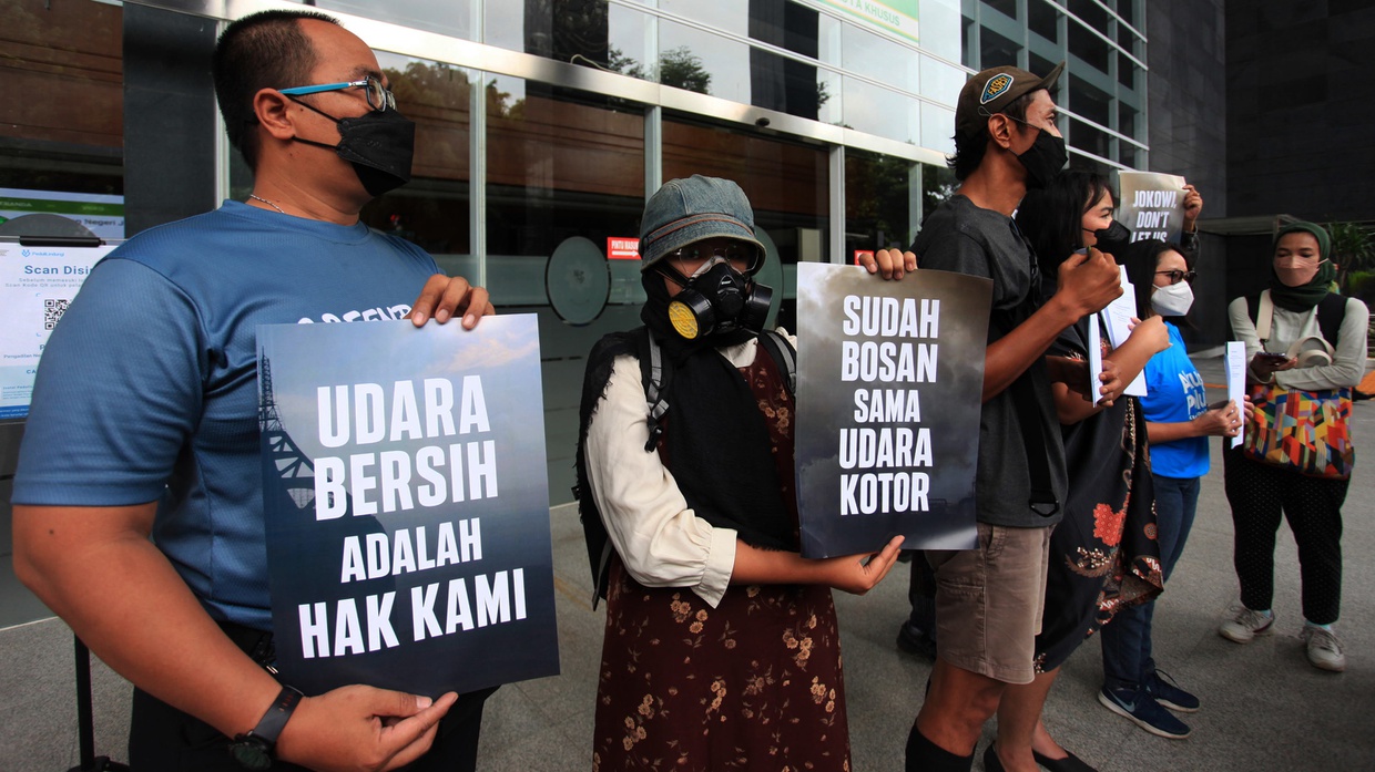 Kualitas Udara Jakarta Masih Terburuk, Warga Diimbau Pakai Masker Kualitas Udara Jakarta Masih Terburuk, Warga Diimbau Pakai Masker