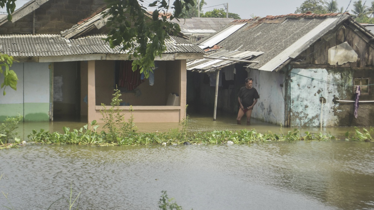 Banjir Merendam 130 Rumah di Bekasi, Warga Diimbau Mengungsi Banjir Merendam 130 Rumah di Bekasi, Warga Diimbau Mengungsi