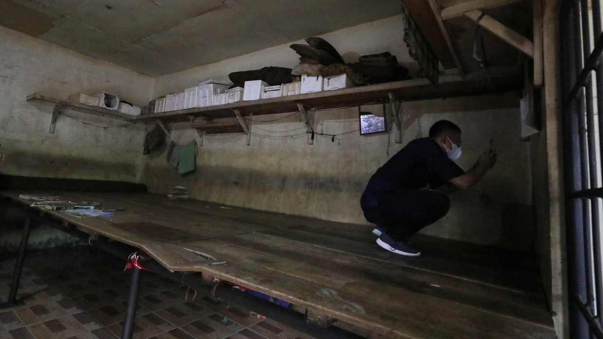 Polda Sumut Bongkar Dua Makam Penghuni Kerangkeng Bupati Langkat Polda Sumut Bongkar Dua Makam Penghuni Kerangkeng Bupati Langkat